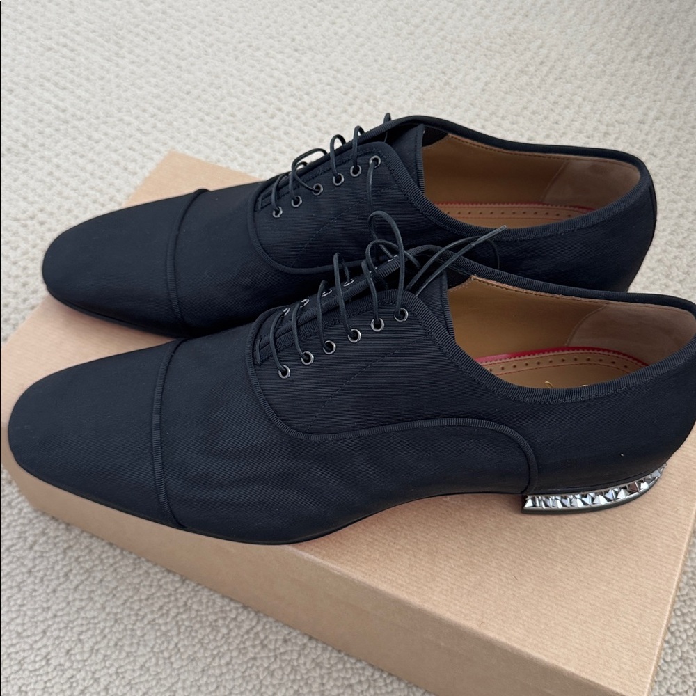 NWT-Christian Louboutin Red Sole Black Shoes